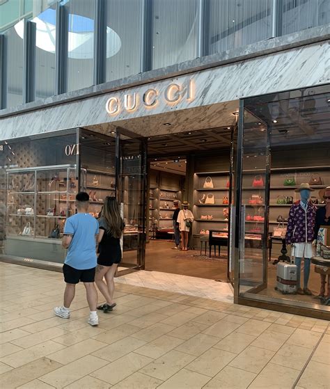 gucci yorkdale photos